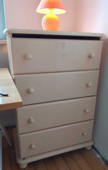 Скрин с 4 дълбоки чекмеджета.Дърво.ИЗГОДНО.