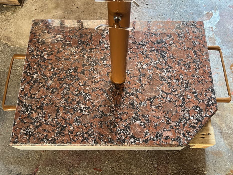 Стойка за градински чадър