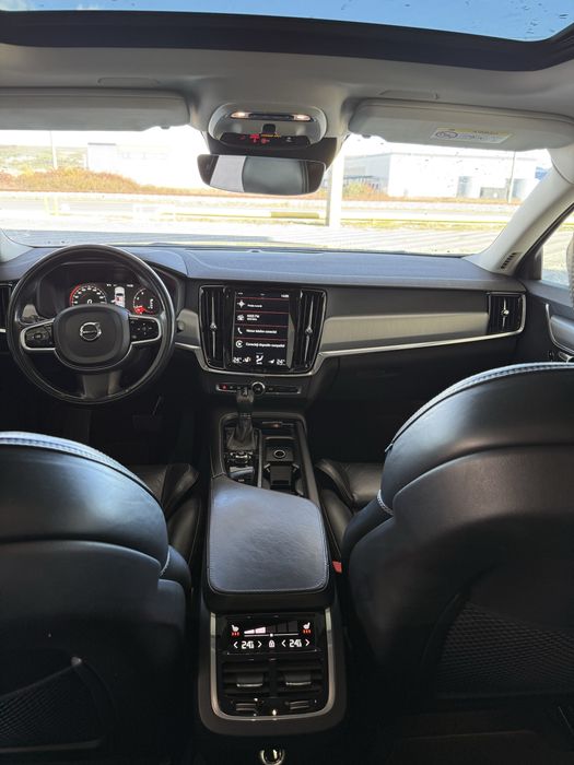 Volvo S90 T5 Momentum