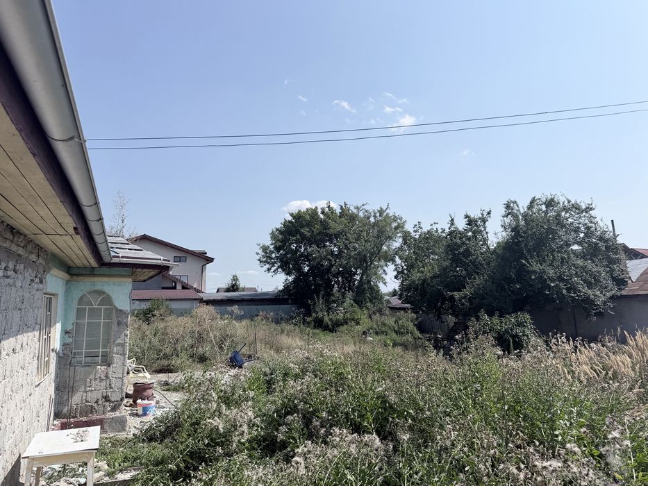 Teren intravilan 1.200 mp + casă renovabilă – Afumați, Ilfov – Str. Salcâmului nr. 23 – 85 €/mp