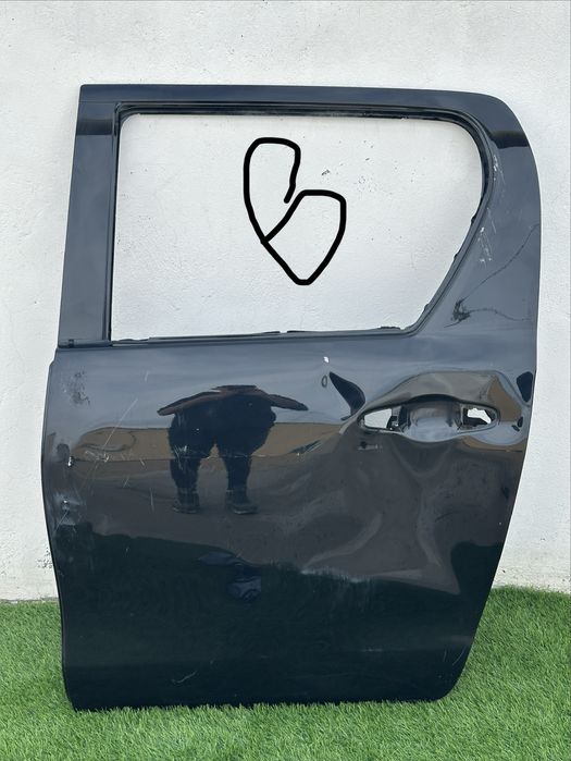 Toyota Hilux 2019 4 двери