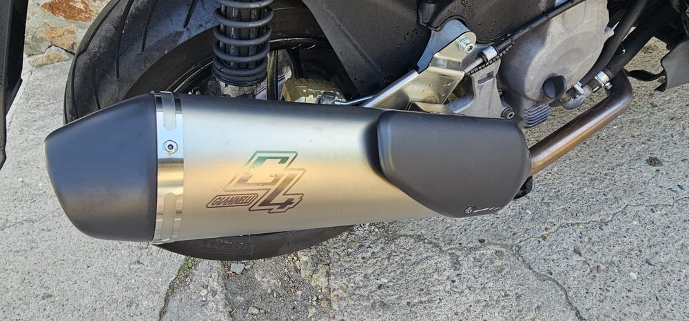 Piaggio Beverly 330 cmc an 2013 motor nou