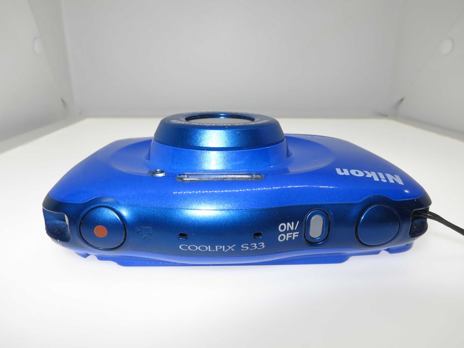 Nikon Coolpix S33 компактен фотоапарат водоустойчив до 10 метра, удароустойчив , цифрова дигитална камера FULL HD тестван и работи отлично