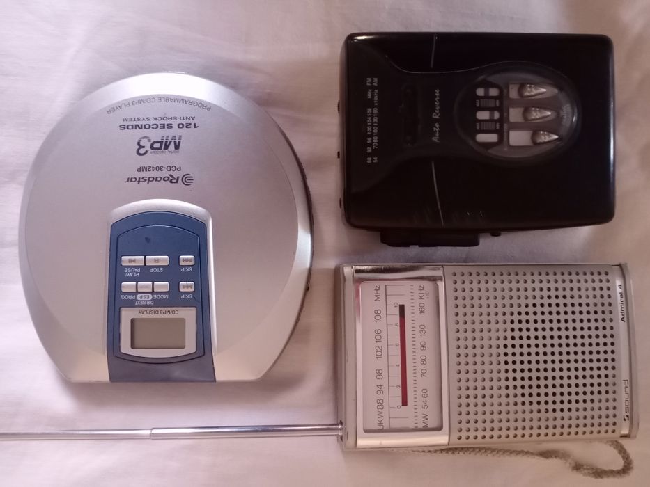 Два кассетных плеера и мп3плеер