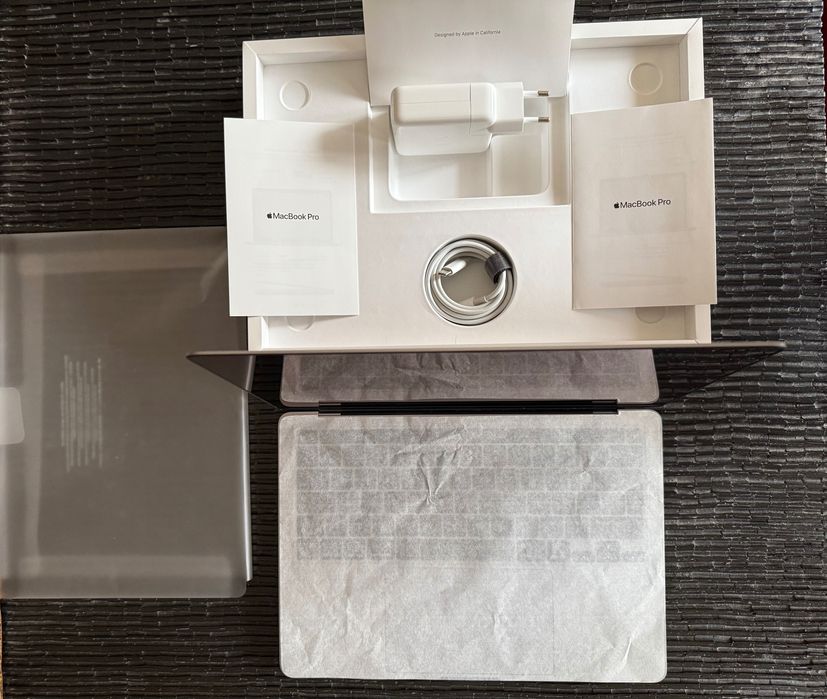 Apple MacBook Pro 13" M1 Touch Bar Space Grey