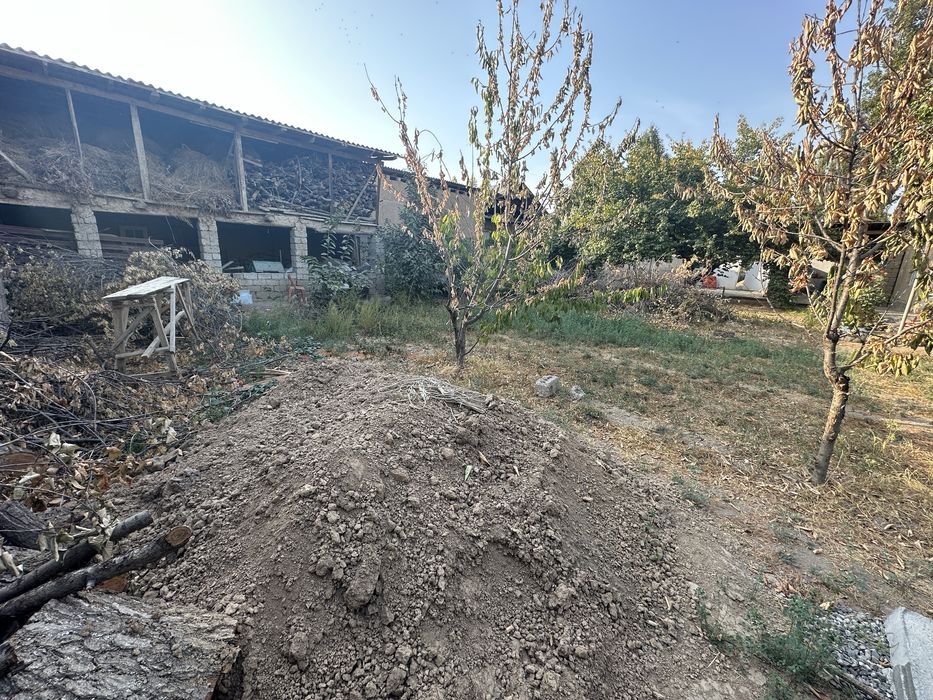 Uchaska 4 sotik sotiladi