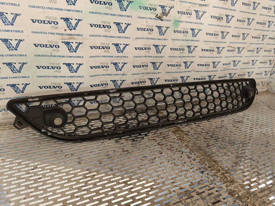 Grila bara fata model cu senzori inclusi Volvo S60 V60 2010-2013