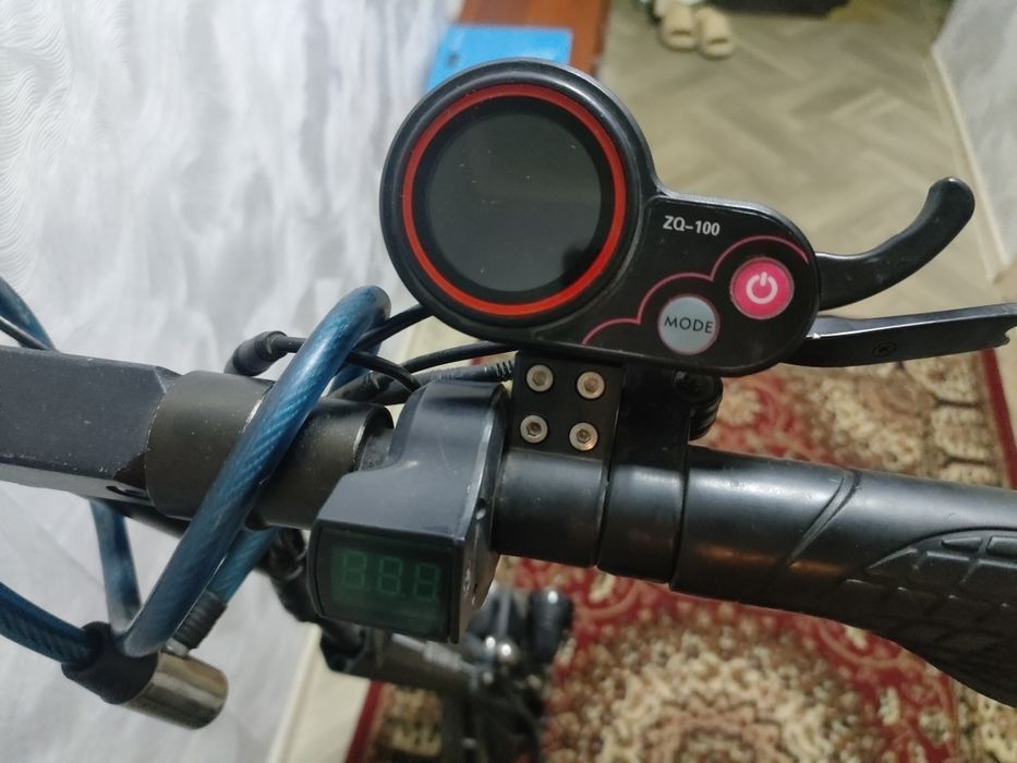 Продам электросамокат Kugoo