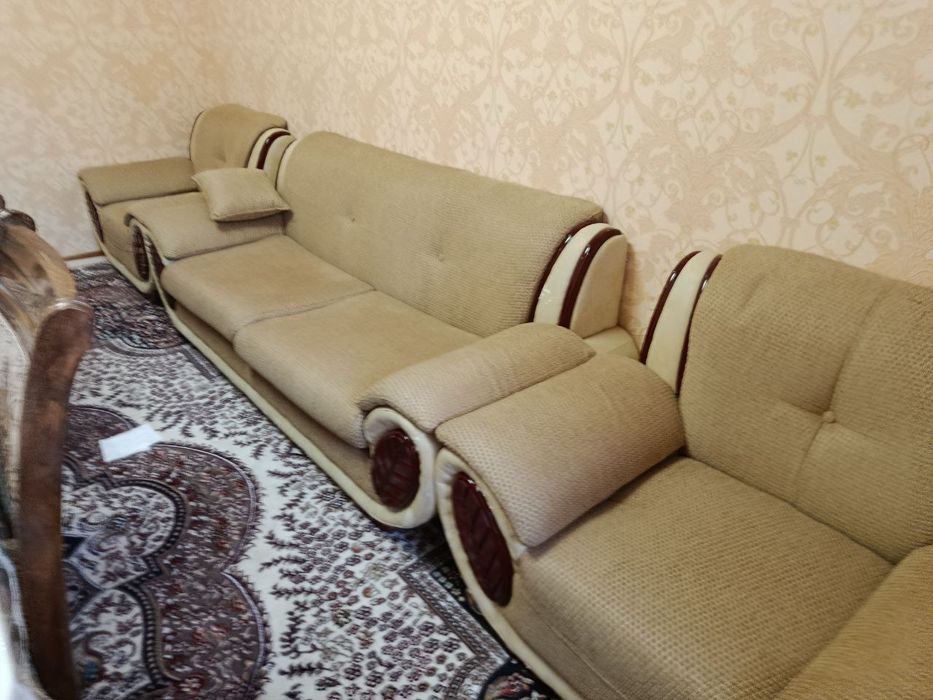 Раскладной диван и две кресла