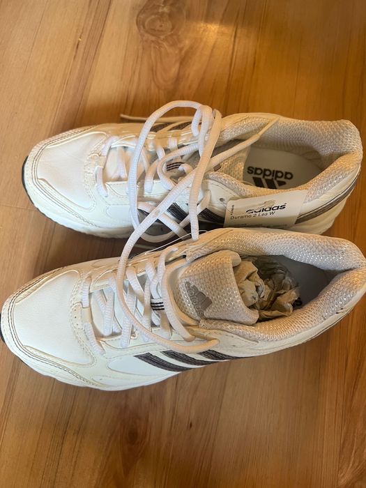 Продается спортивная обувь