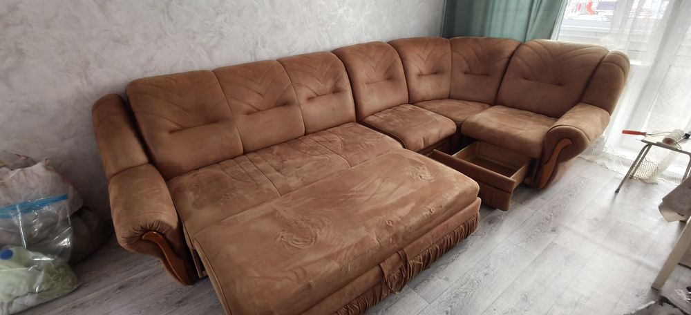 Продам диван угловой