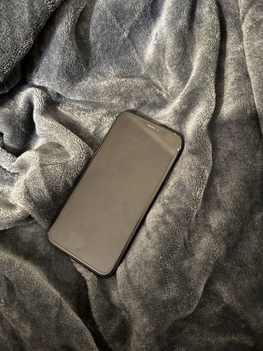 Мобильный телефон Iphone xr