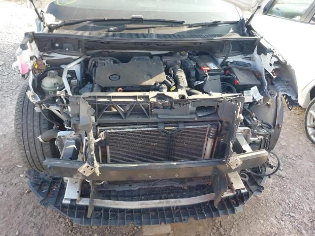 Dezmembrez Citroen DS7 1