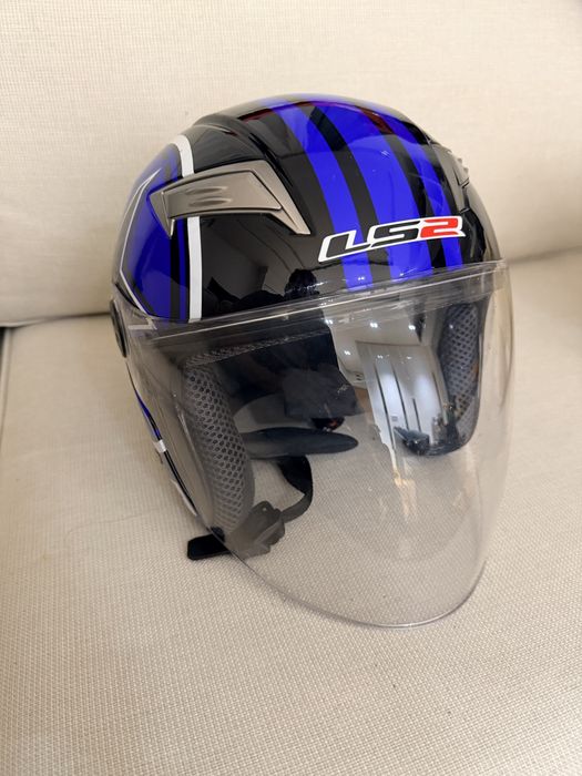 Градска каска за скутер