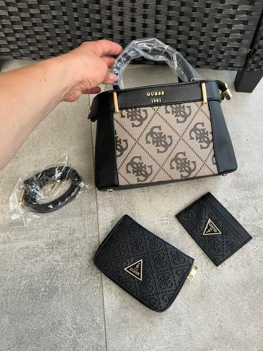 Guess чанта НОВА