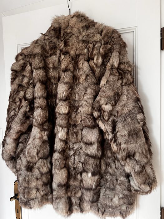 Haina de blana din vulpe argintie