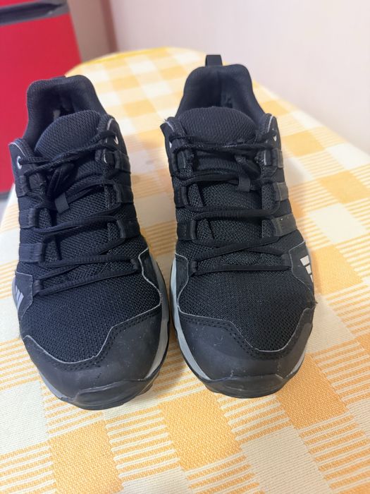 Продам  детские кросовки