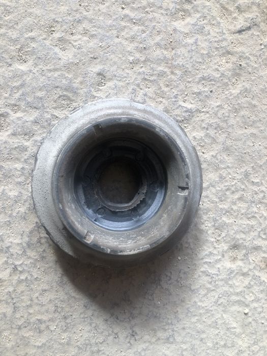 Продам запчасти на рено дастер