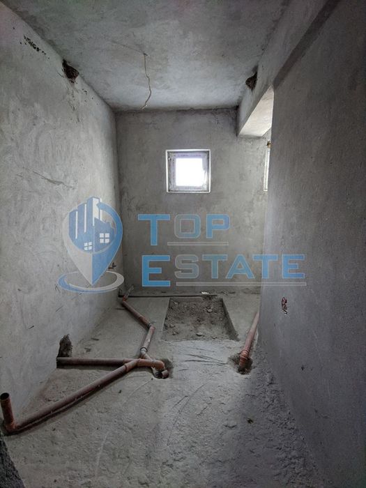 Продава се Къща в Стражица - 600 кв.м за 200 €/кв.м - Снимка #3