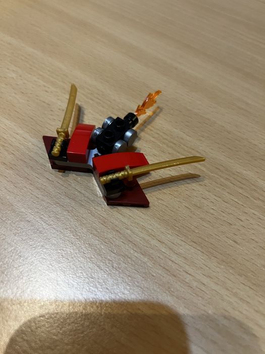 Skylor (Jungle Robe) - Lego Ninjago