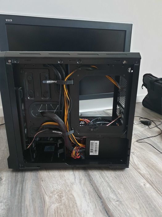 Carcasa Phanteks ENTHOO EVOLV ITX + sursa 700w