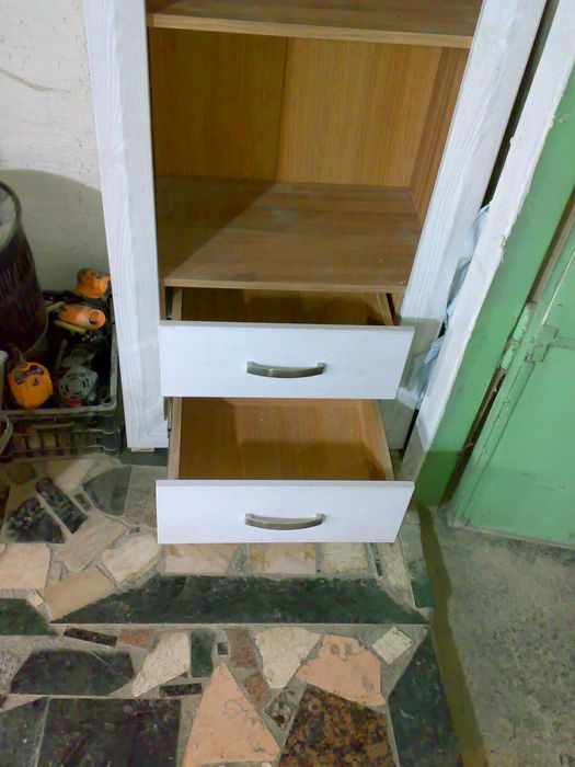 Продам шкаф,книжный шкаф.