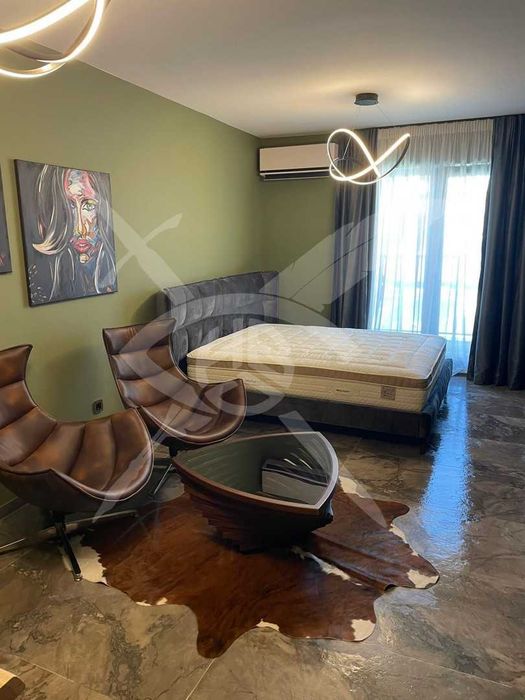 Продава се Едностаен апартамент в София, Център - 40 кв.м за 5250 €/кв.м - Снимка #1