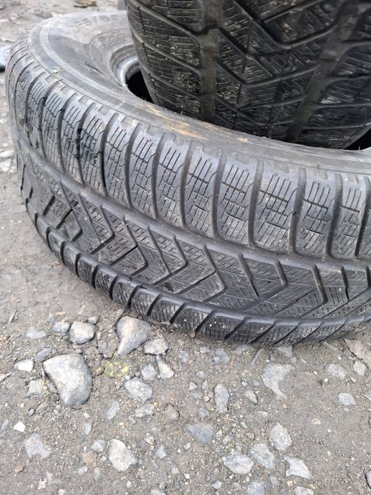 Vand 2 anvelope 265 65 17 pireli de iarna bune dot 2018
