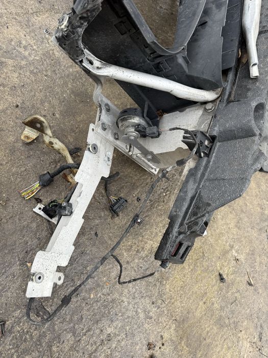 Маска греда очиларка bmw x6 f16 бмв х6 ф16 очиларка маска греда