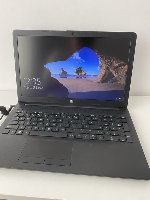 Laptop HP, potrivit pentru office si stocarea pozelor
