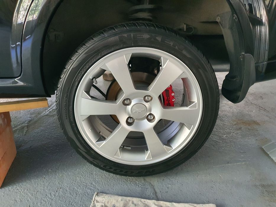 Продам Резину Нексен размер 17 на дисках от Джентры