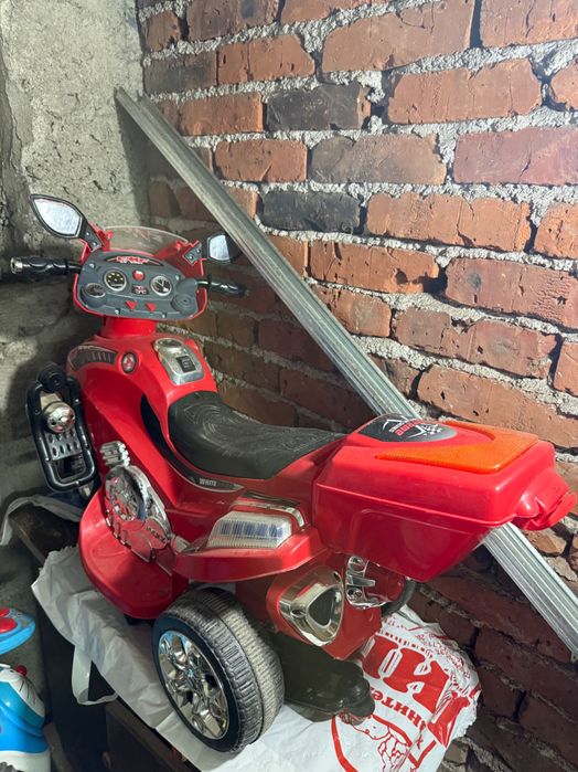 Акумулаторен мотор