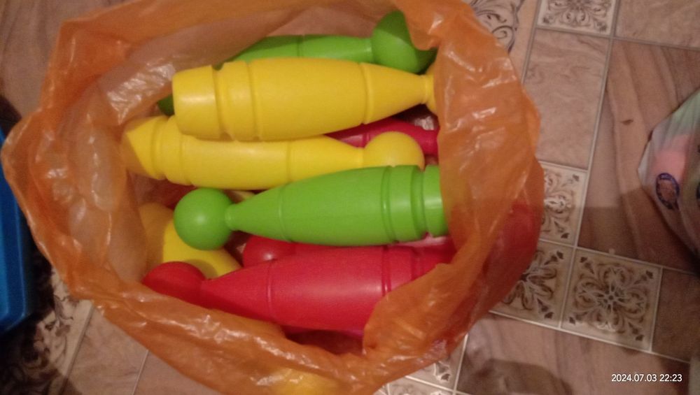 Игрушки дешево продам