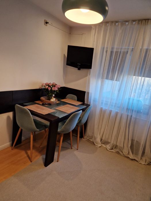 Apartament 3 camere, 2 bai, zona Consul