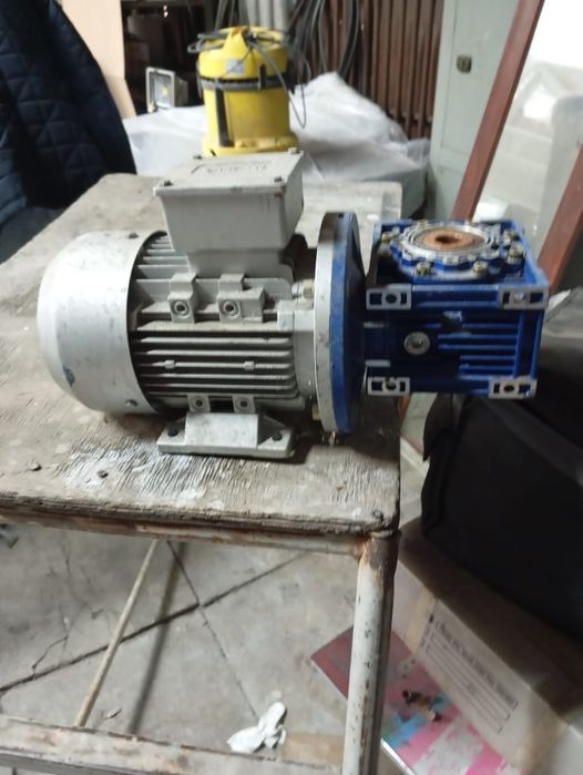 Мотор-редуктор 1.1 киловатт