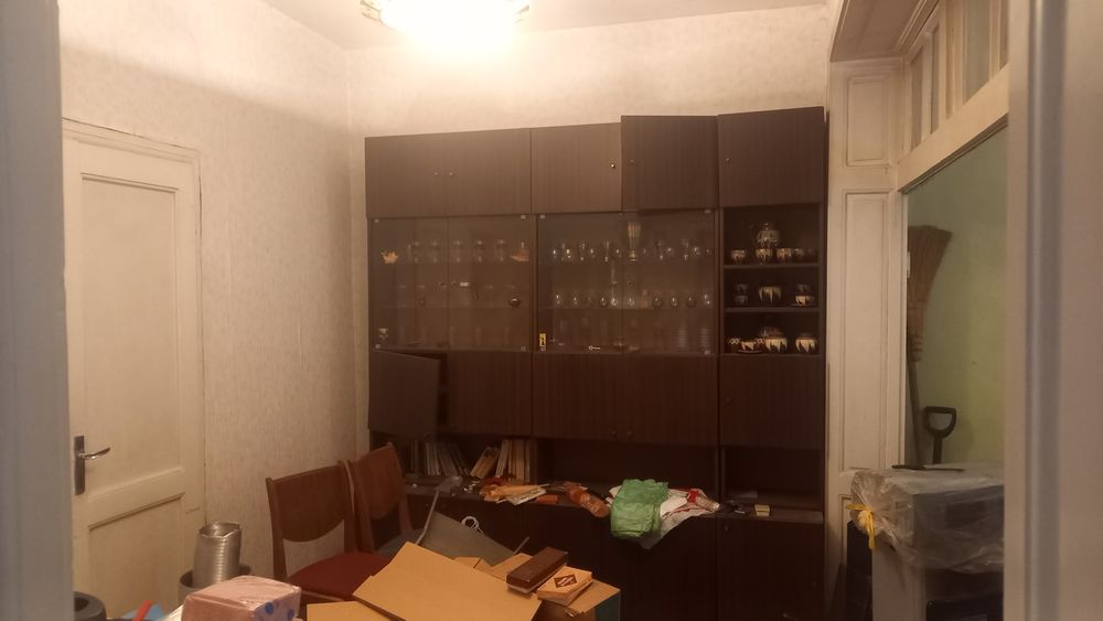 Продава етаж от къща в центъра на Кърджали