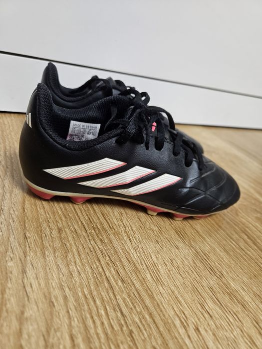 Adidasi adidas fotbal