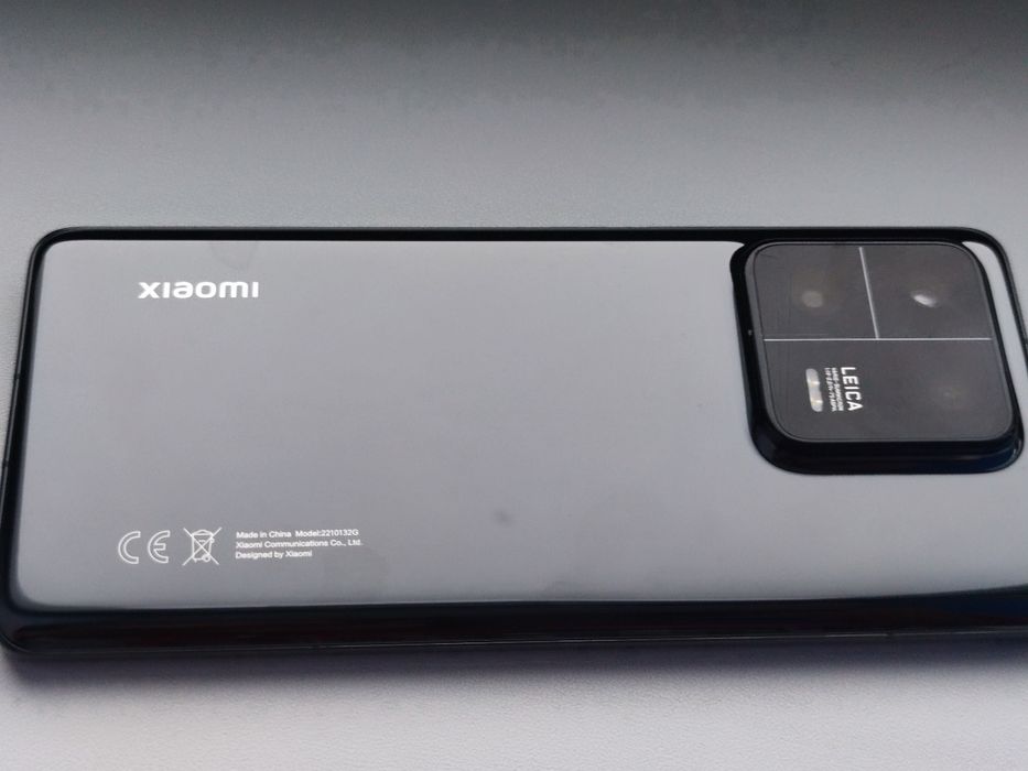 Xiaomi 13 – 12 GB RAM / 256 GB – flagship, stare foarte bună