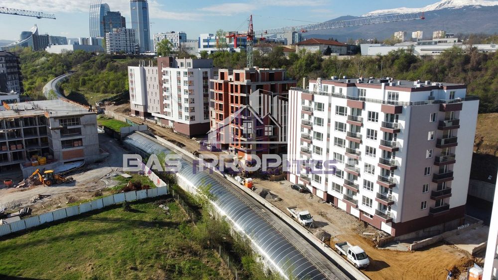 Продава се Тристаен апартамент в София, Дружба 2 - 104 кв.м за 2827 €/кв.м - Снимка #3