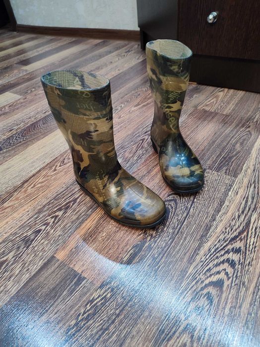 Резиновые сапоги