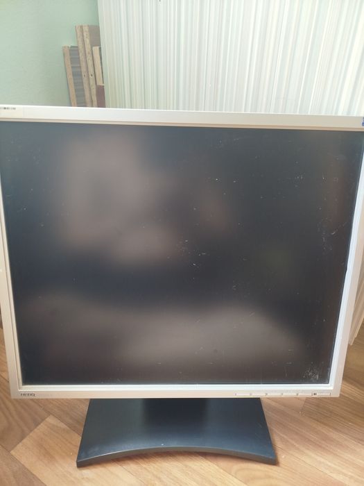 Продам монитор Benq
