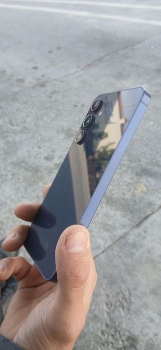 Slamsung A 55 xolati zur 8 256 yangiday turibti