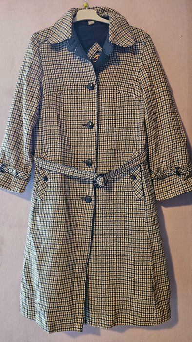 Дамско дълго есенно палто с колан- син пепит М