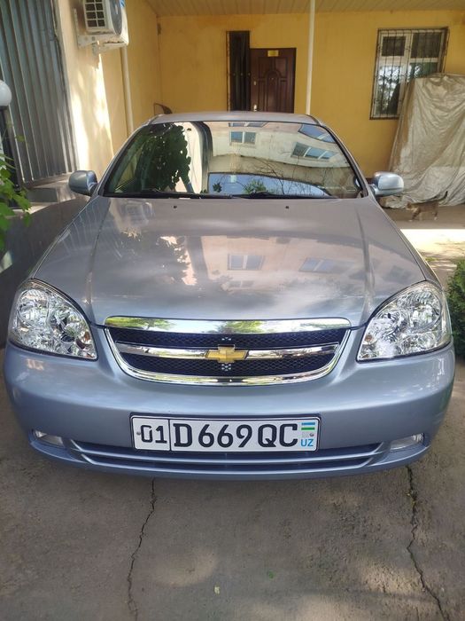 Продается своя лассети 2012 , автомат , с газом