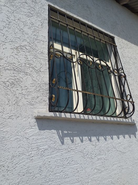 Решетки на окна кованые и сварные