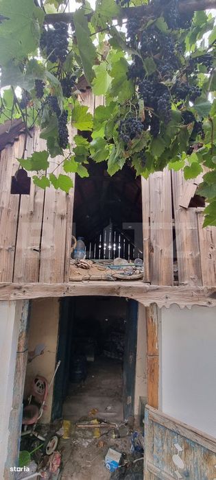 Casa cu doua corpuri
