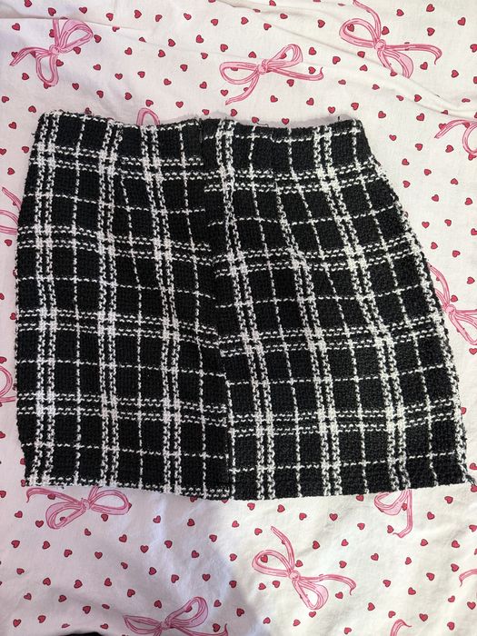 Къса пола от букле