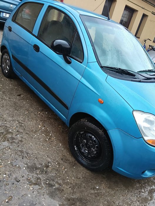 Vând Chevrolet Spark