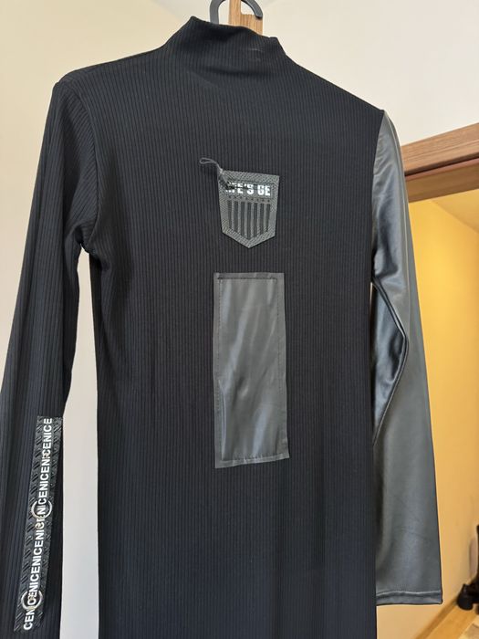 Нова рокля до колената ,единия ръкав е еко кожа