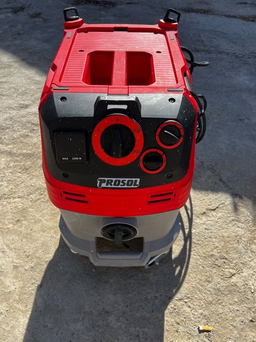 Aspirator industrial folosit o luna de zile